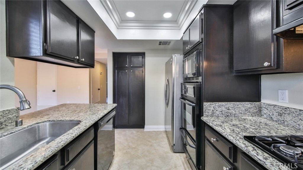 1013 W Linden Street - Photo 16