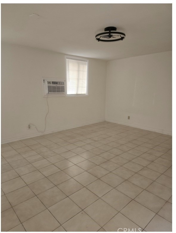 305 Geneva Street - Photo 2