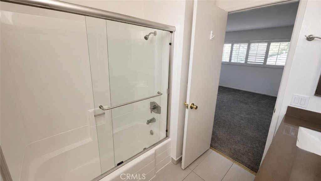 5255 Bellingham - Photo 10