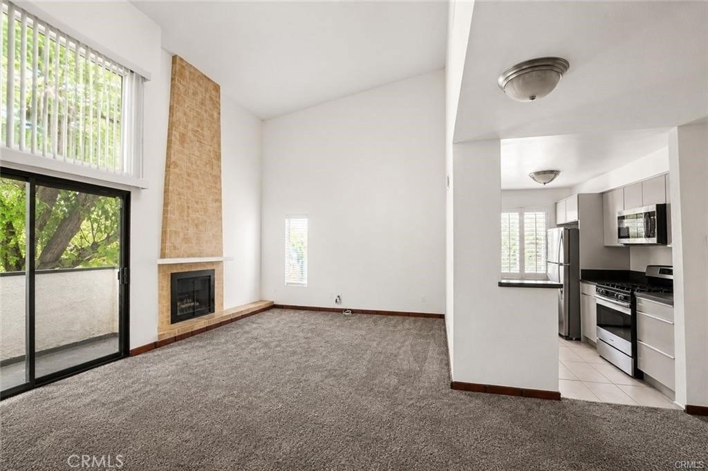 5255 Bellingham - Photo 2