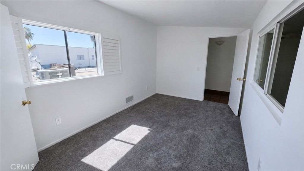 5255 Bellingham - Photo 17