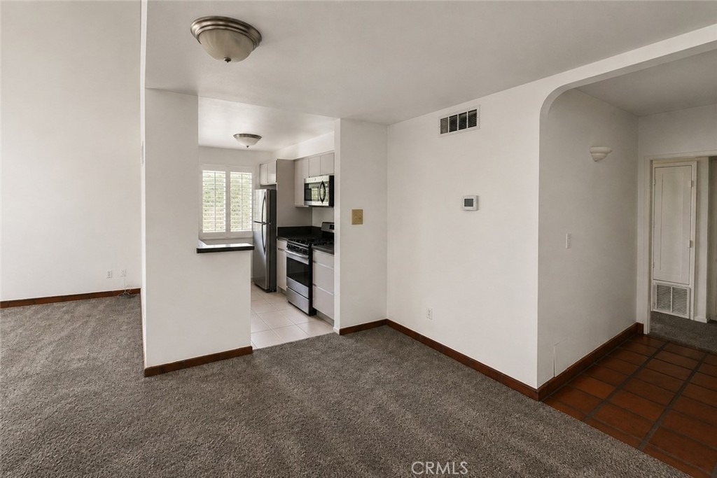 5255 Bellingham - Photo 3
