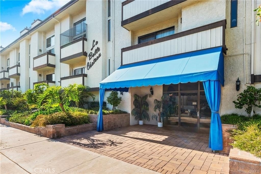 5255 Bellingham - Photo 0