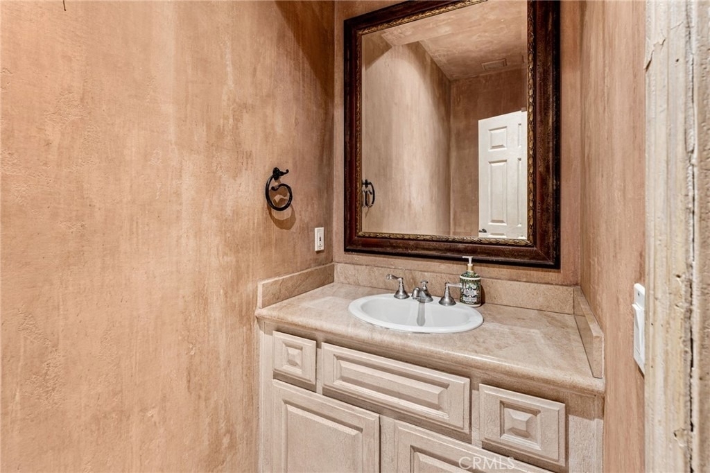609 21st - Photo 11