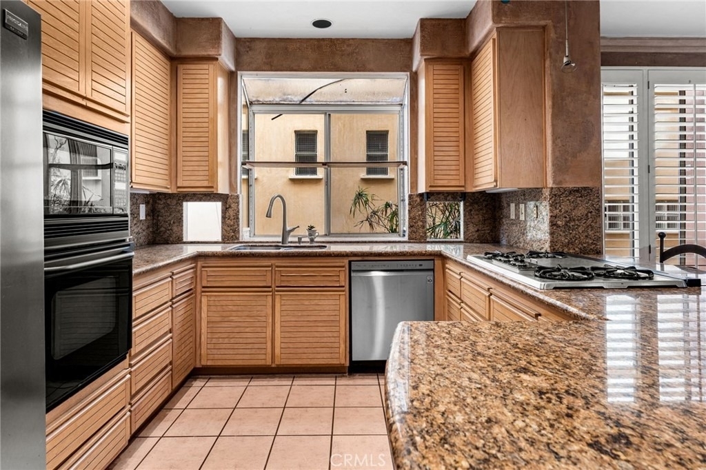 609 21st - Photo 12