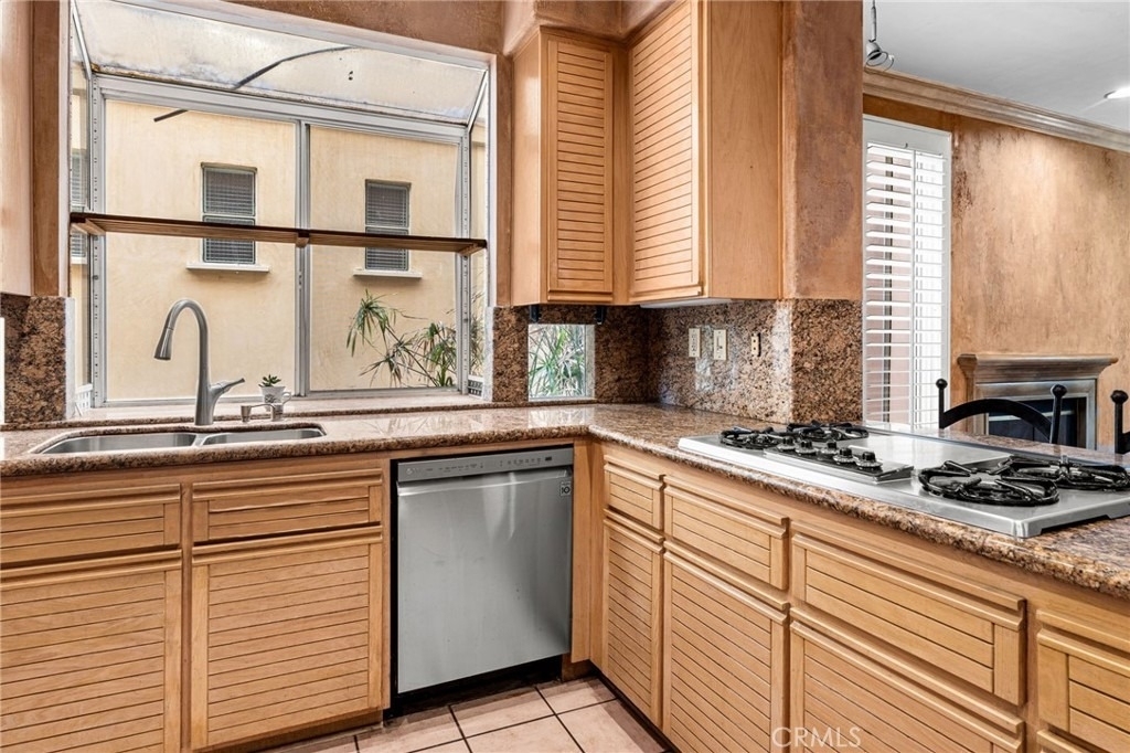 609 21st - Photo 13