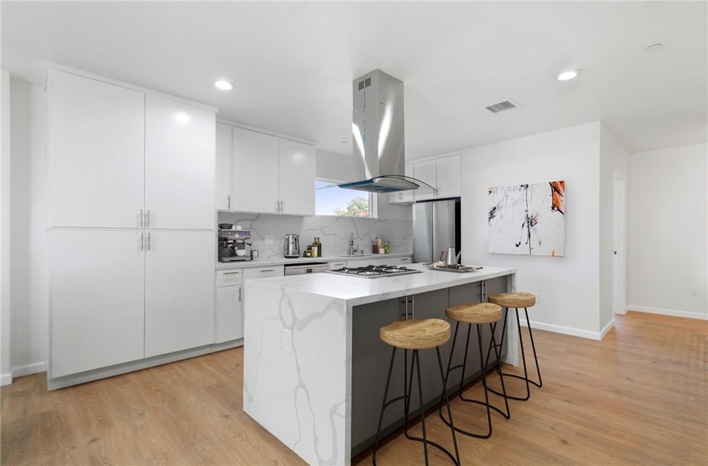 2638 Virginia - Photo 1