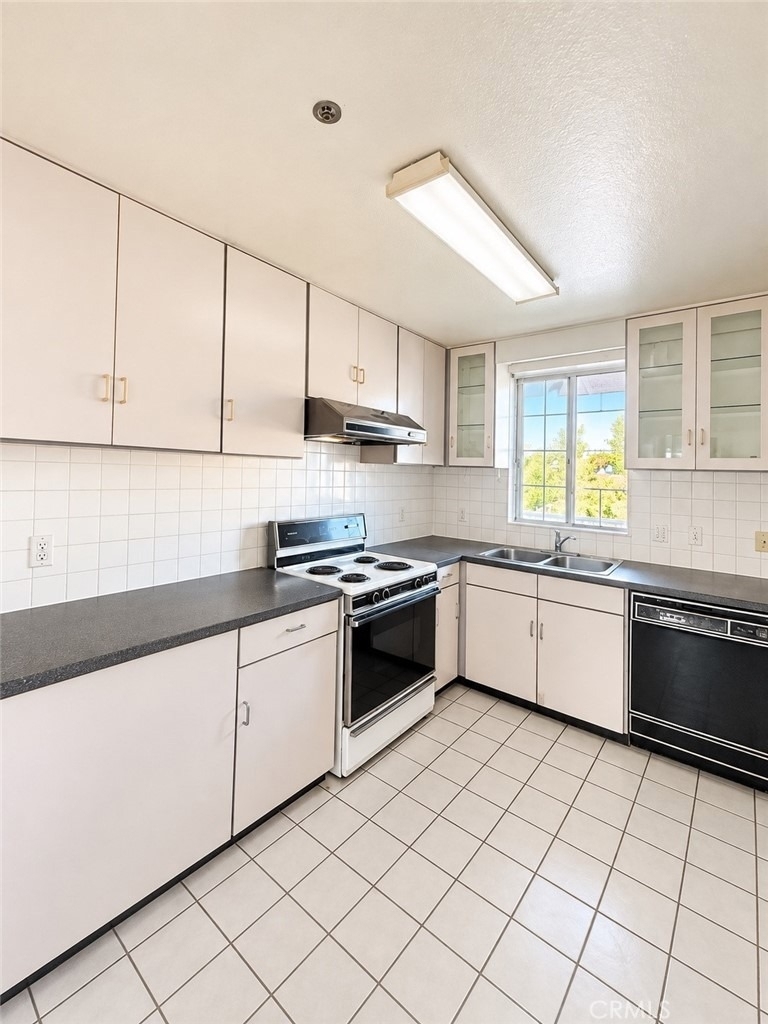 313 S Curtis Avenue - Photo 11