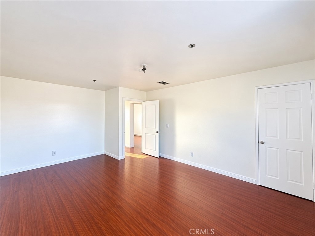 313 S Curtis Avenue - Photo 9