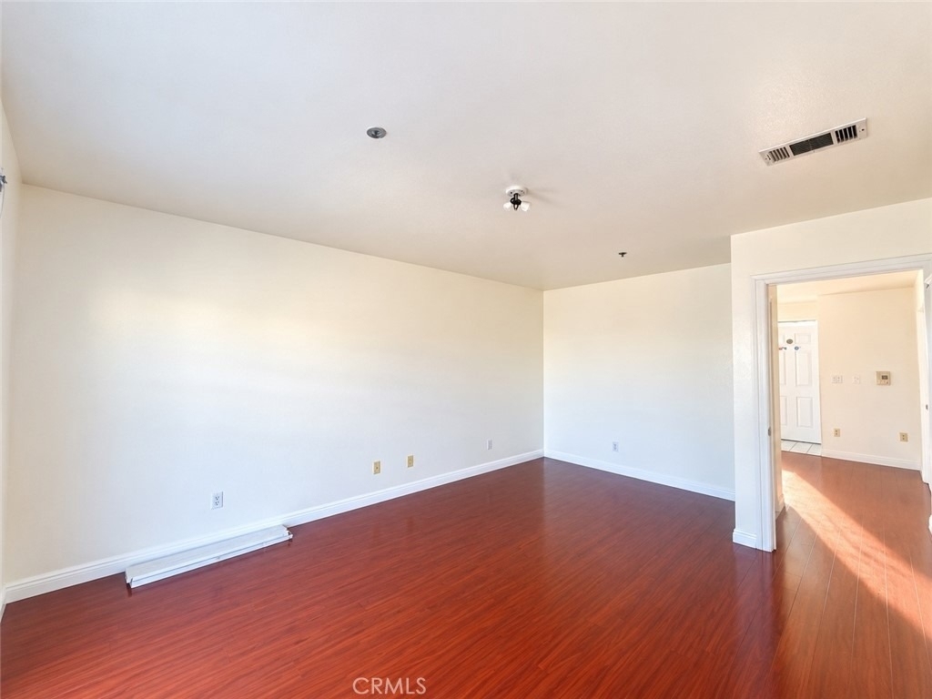 313 S Curtis Avenue - Photo 6