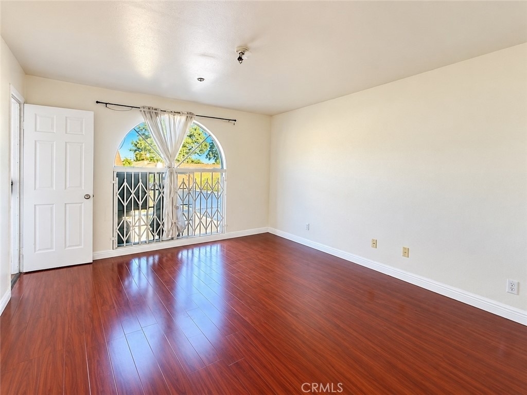 313 S Curtis Avenue - Photo 5