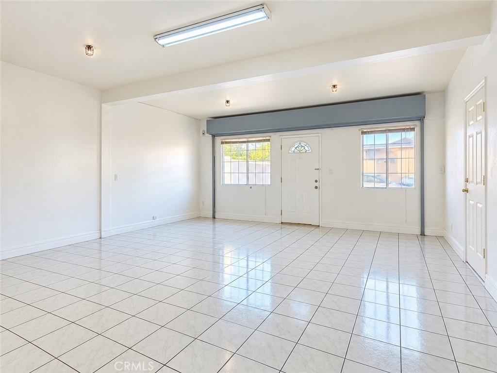313 S Curtis Avenue - Photo 3