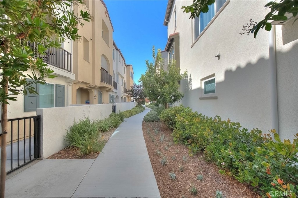 2750 W 182nd - Photo 52