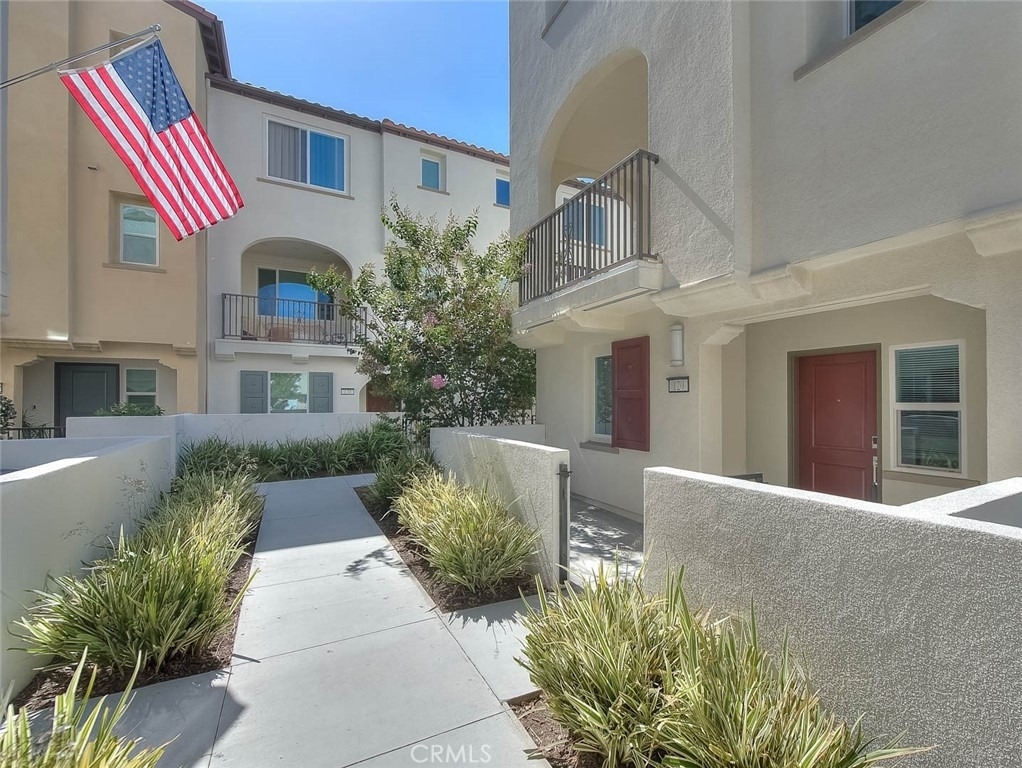 2750 W 182nd - Photo 1