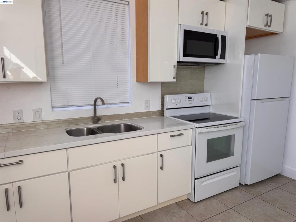 2025 East 20th St - Photo 3