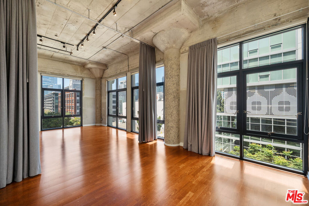 330 W 11th Street - Photo 20