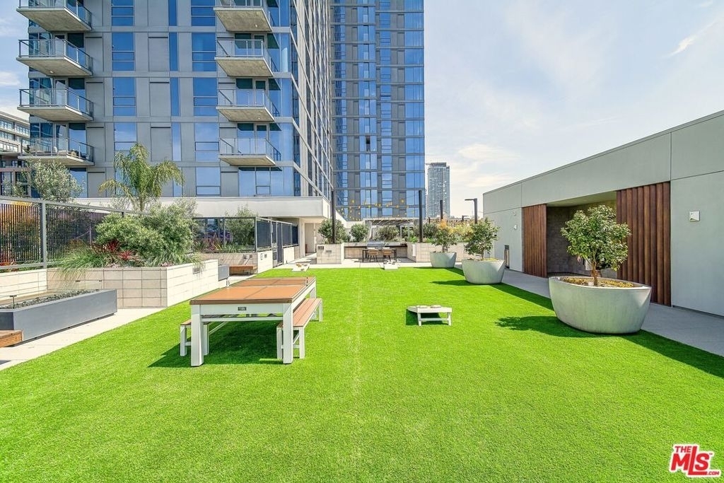 330 W 11th Street - Photo 37