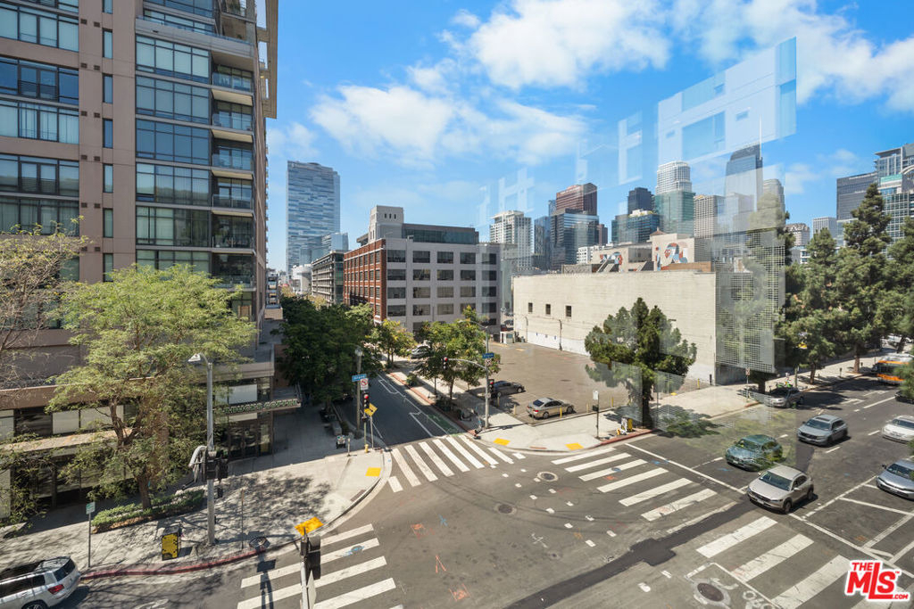 330 W 11th Street - Photo 17