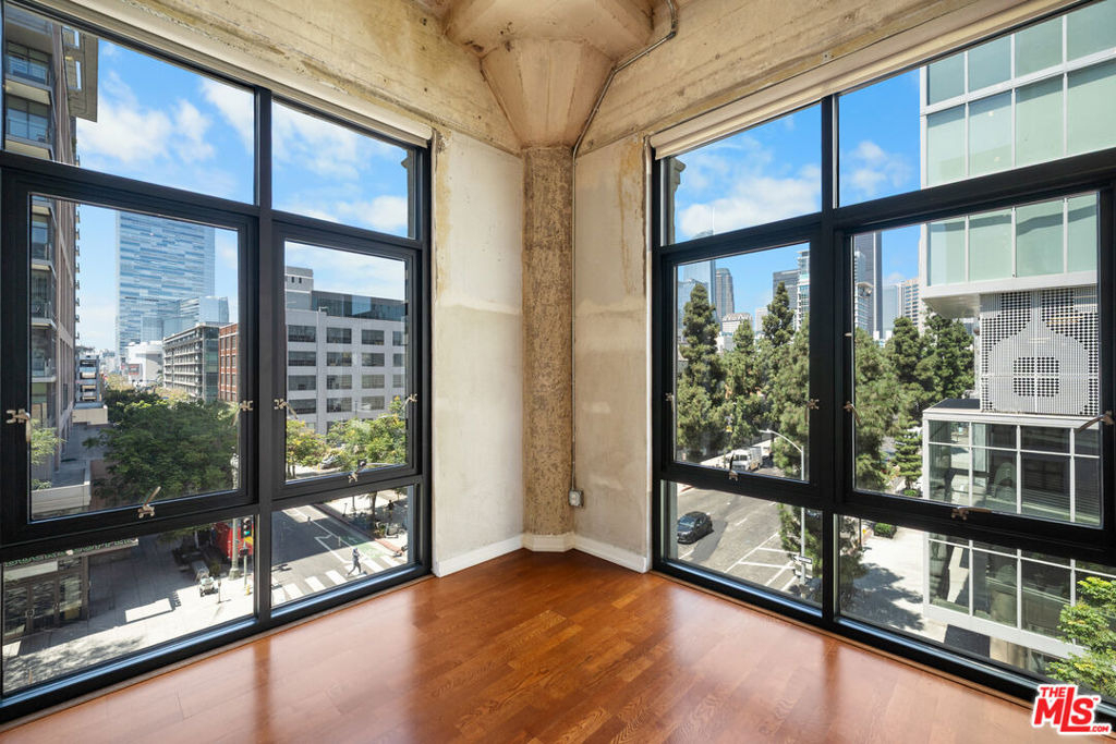 330 W 11th Street - Photo 16