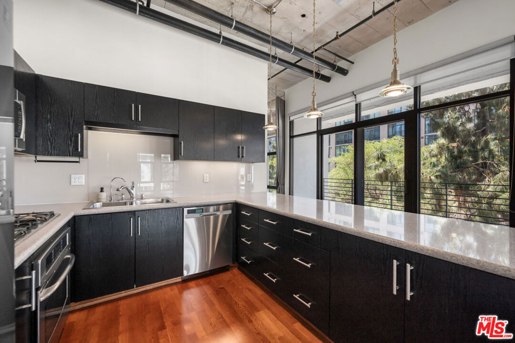 330 W 11th Street - Photo 1