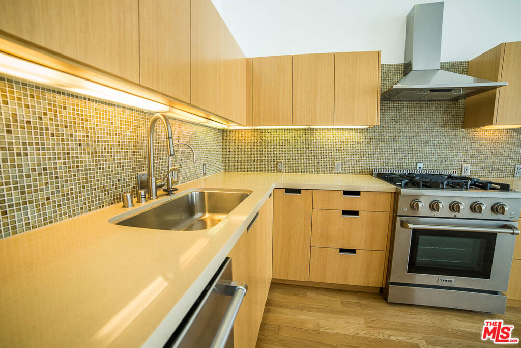 8 Brooks Avenue - Photo 12