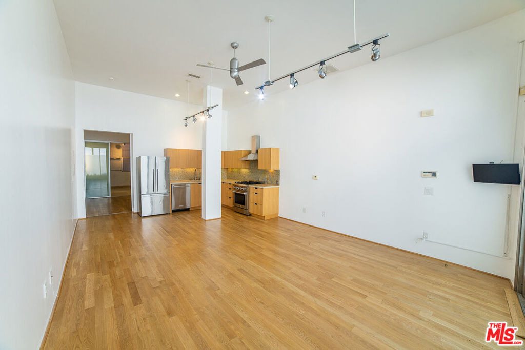 8 Brooks Avenue - Photo 4
