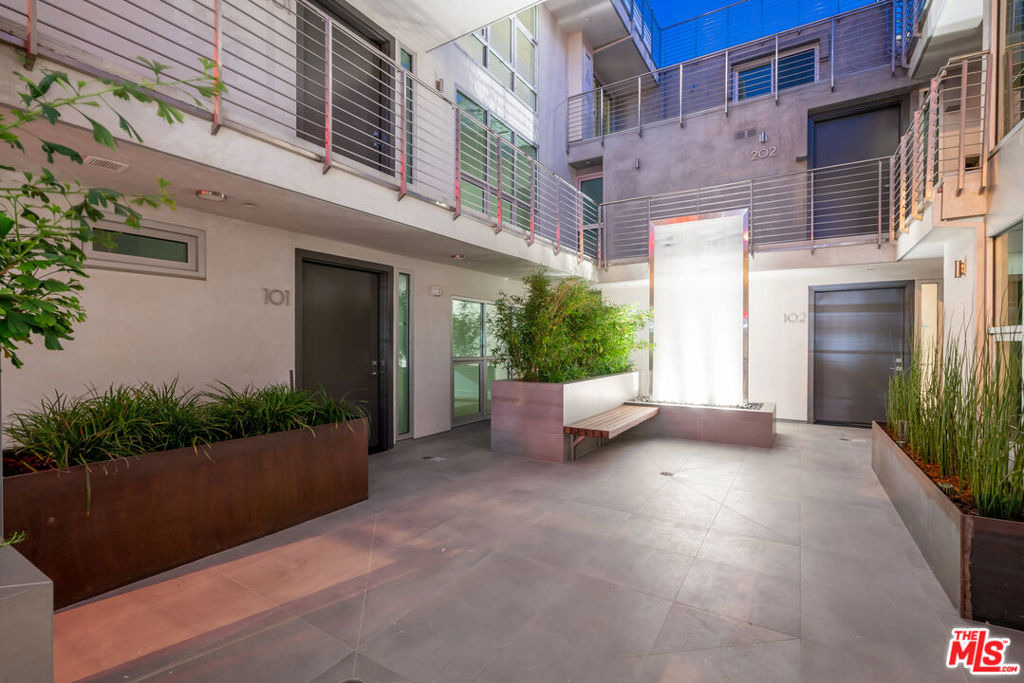 8210 Fountain Avenue - Photo 23