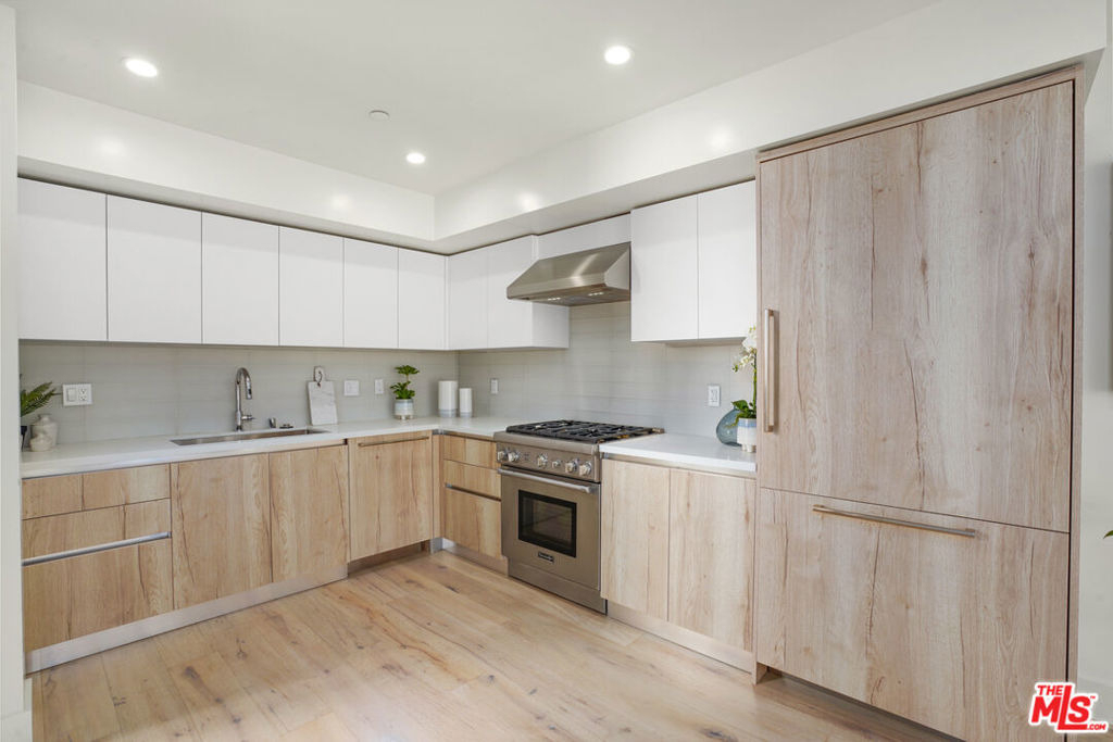 8210 Fountain Avenue - Photo 4