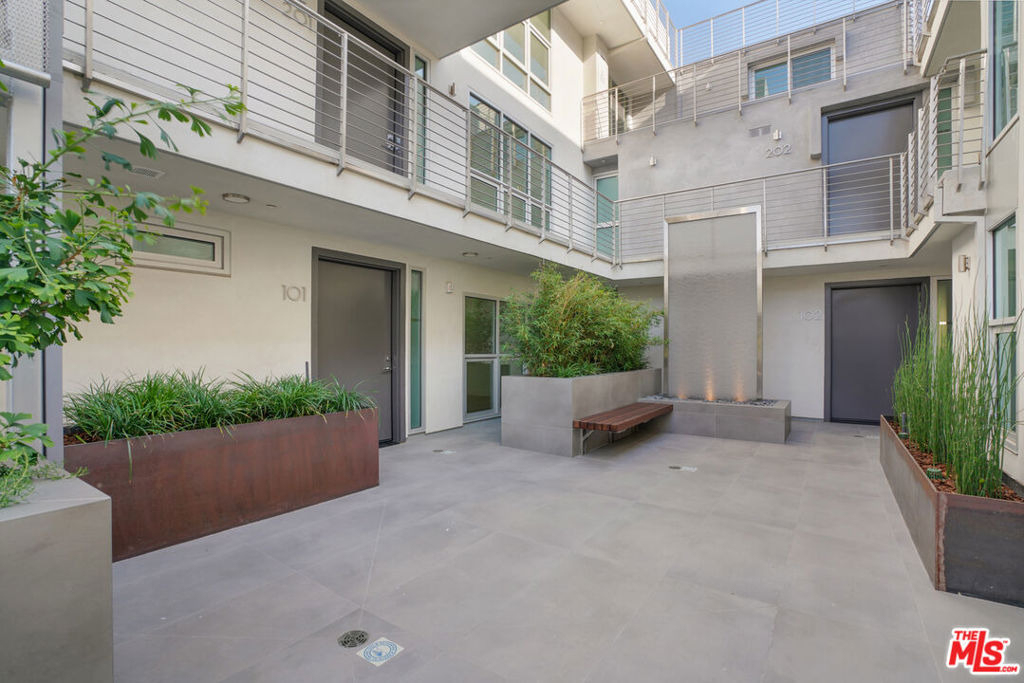 8210 Fountain Avenue - Photo 26
