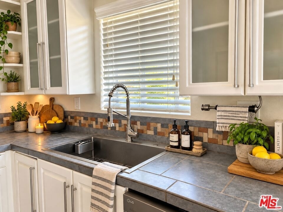 6645 W 86th Place - Photo 3