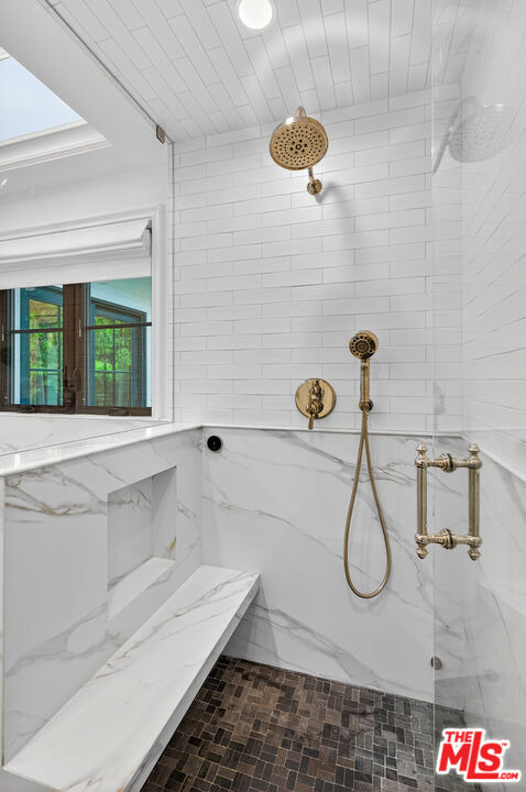 1733 Robson Avenue - Photo 29