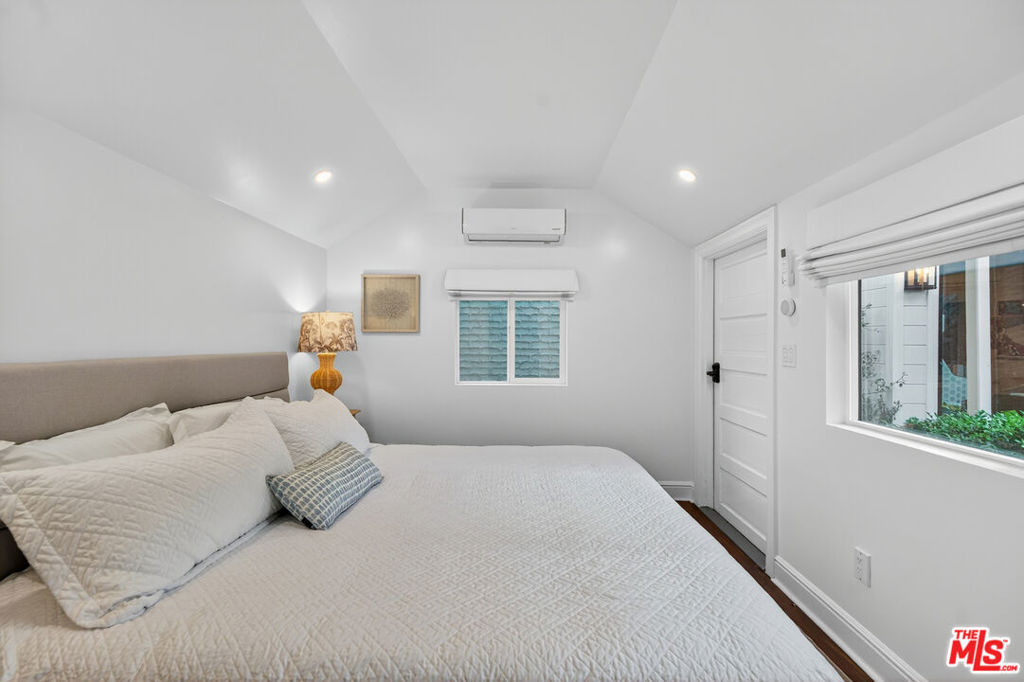 1733 Robson Avenue - Photo 48
