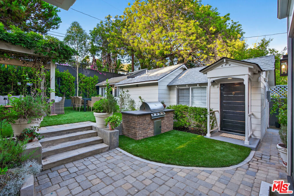1733 Robson Avenue - Photo 40