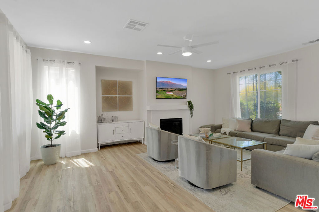 43410 Lago Breeza Drive - Photo 2