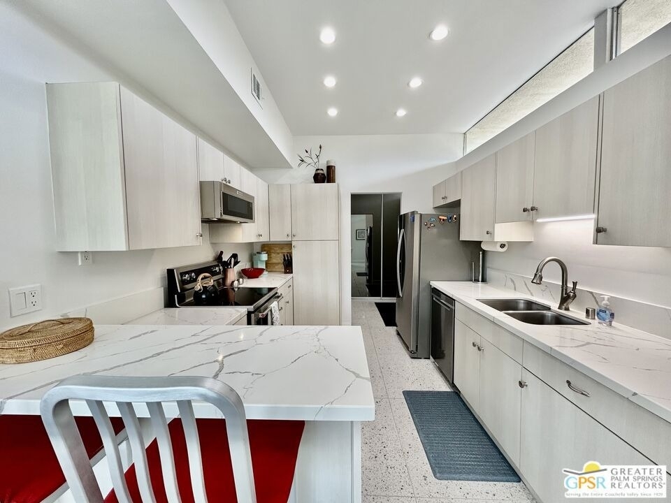 334 Desert Lakes Drive - Photo 4