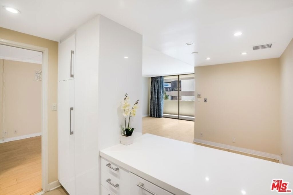 10433 Wilshire Boulevard - Photo 19