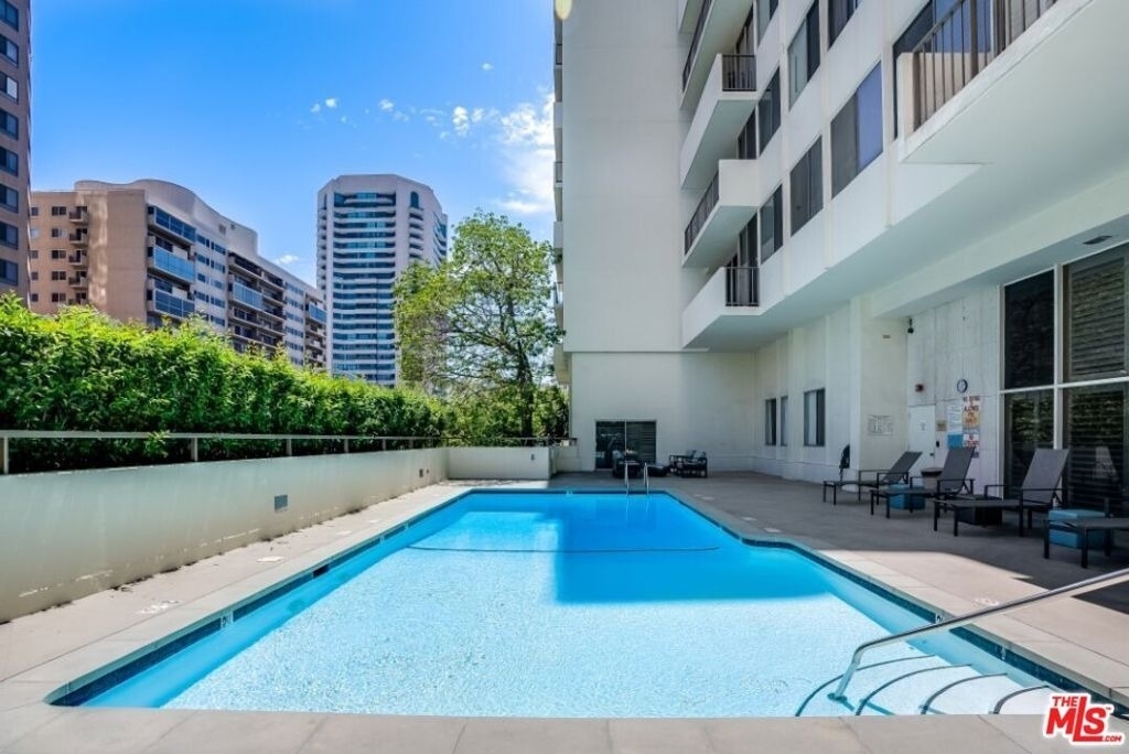 10433 Wilshire Boulevard - Photo 31