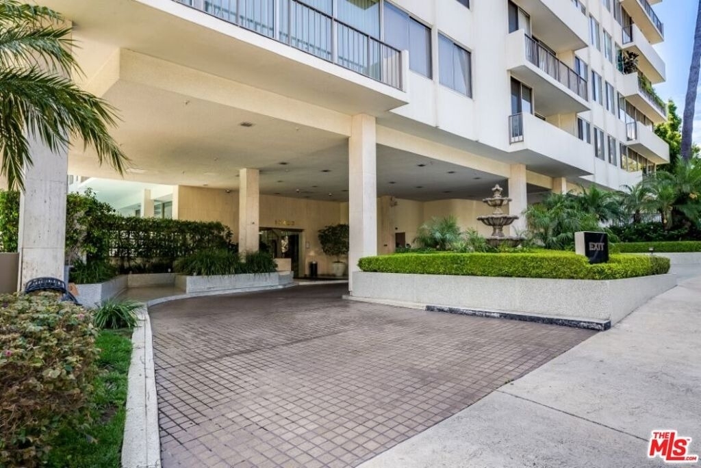 10433 Wilshire Boulevard - Photo 2