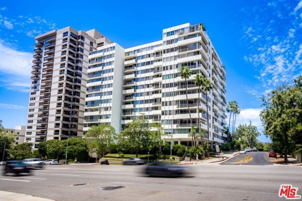 10433 Wilshire Boulevard - Photo 36