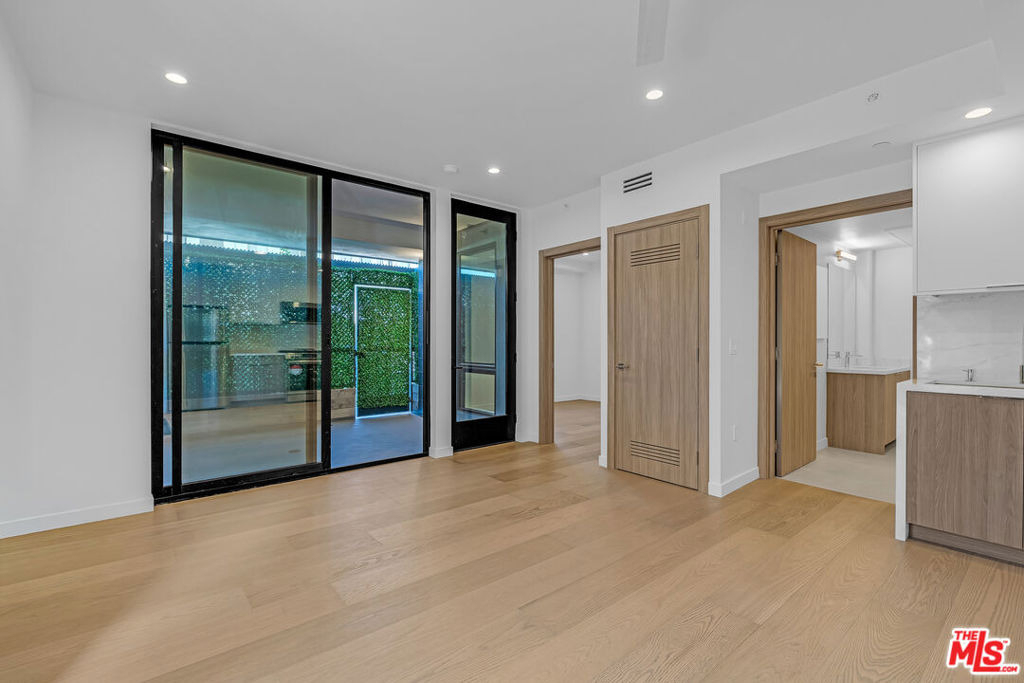 1257 N Detroit Street - Photo 6