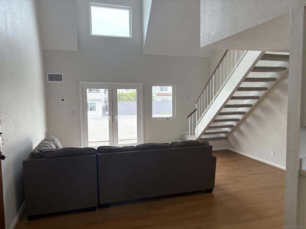 374 Orange Ave - Photo 0