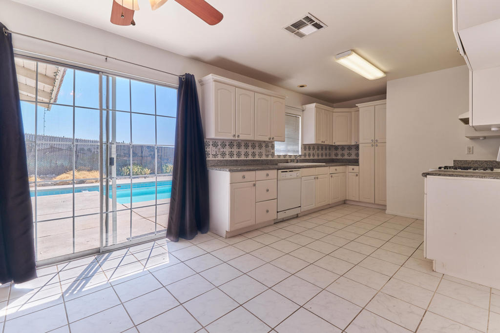 9464 Valencia Drive - Photo 11