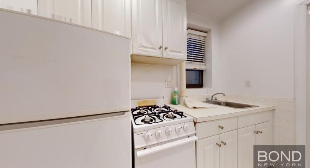 East 89th  Street - Photo 0