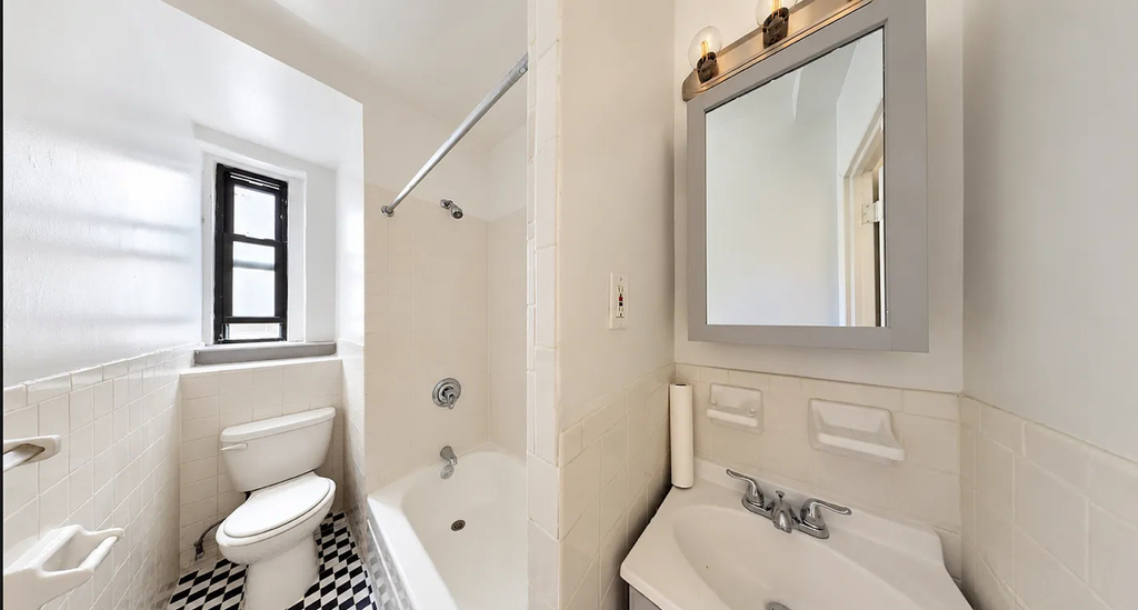 East 73rd Street - Photo 5
