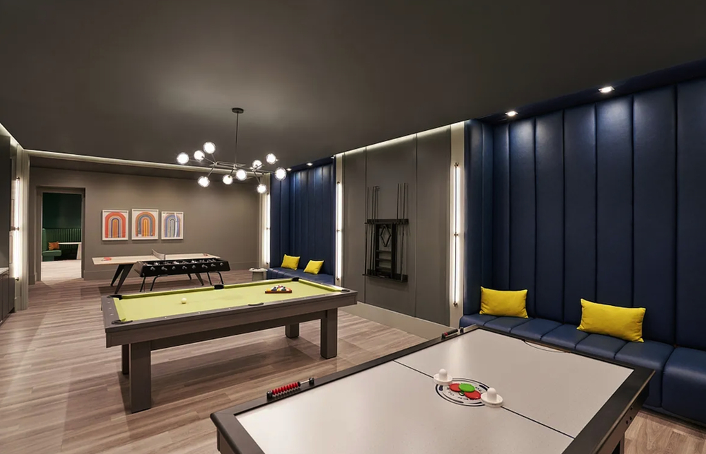 West 47th Street - Photo 8