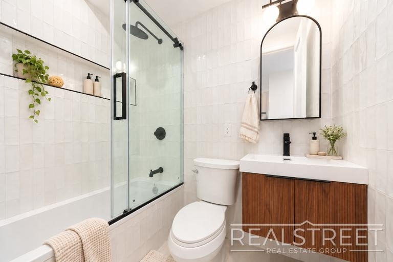 95 Ralph Avenue - Photo 11
