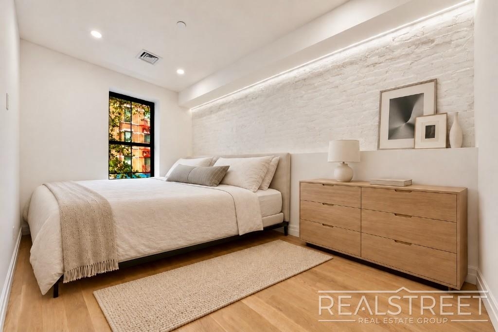95 Ralph Avenue - Photo 10