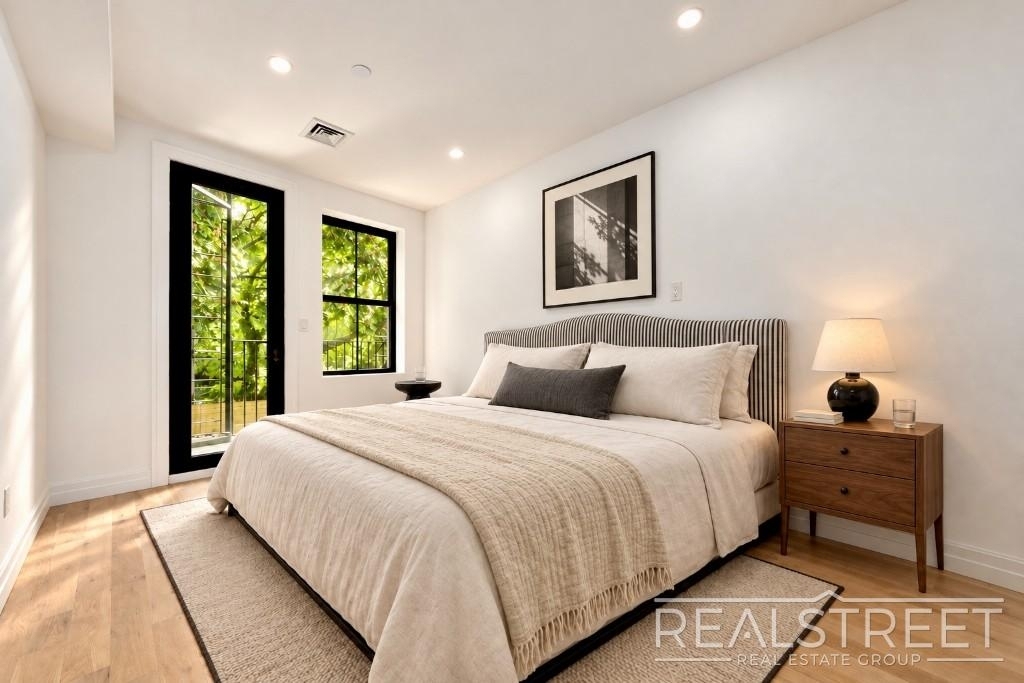 95 Ralph Avenue - Photo 4
