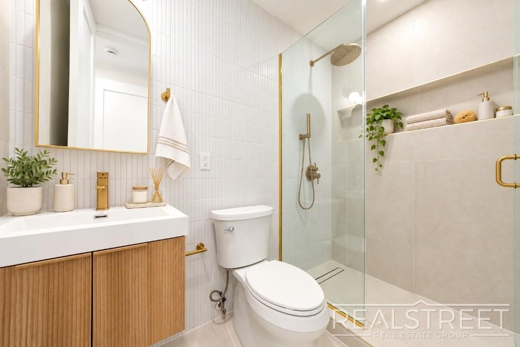 95 Ralph Avenue - Photo 9