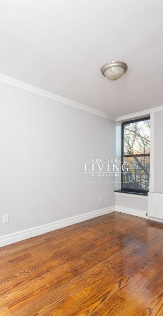 East 5th Street - Photo 3